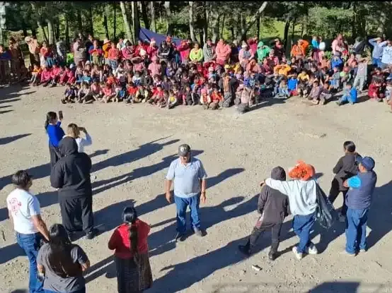Asistentes participando en jornada del ministerio